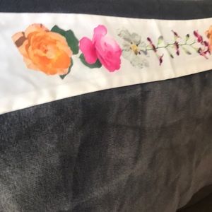 white flower scarf